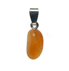 leuchtend oranger Feuropal mit Silberöse