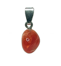leuchtend oranger Feuropal mit Silberöse