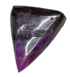 Dreickiger Sugilith Sonderschliff Rückseite